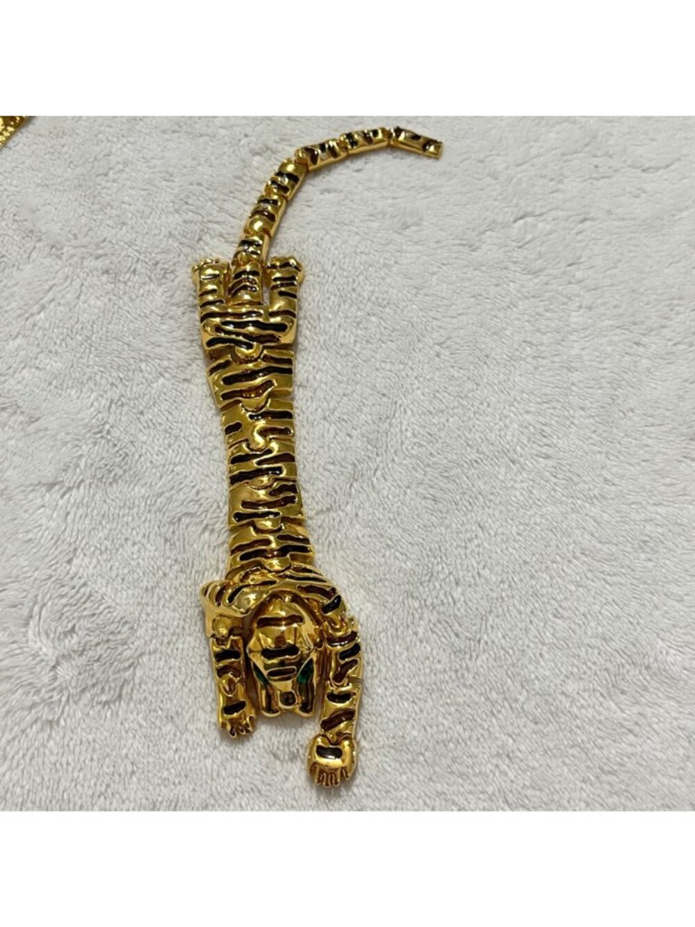 Vintage Articulated Tiger Brooch Gold Tone Rhinestone Eyes 8.75 Inches - Picture 2 of 13